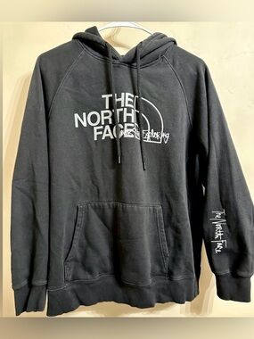 The North Face Women’s Hoodie • Size Large • Black Logo Pullover • P2P 22”